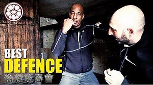 This week we show an effective method of how to fight covering up while counter attacking with DESTRUCTIVE elbows. SUBSCRIBE FOR OTHER VIDEO TIPS AND NEWS! https://www.youtube.com/user/londonwingchun?sub_confirmation=1 We also examine how to fight and defend yourself in a way that offers the best protection for your hands and not only your head. As always please feel free to leave your comments and advice for others to follow. Remember the TOPIC of discussion is how to defend yourself in a fight