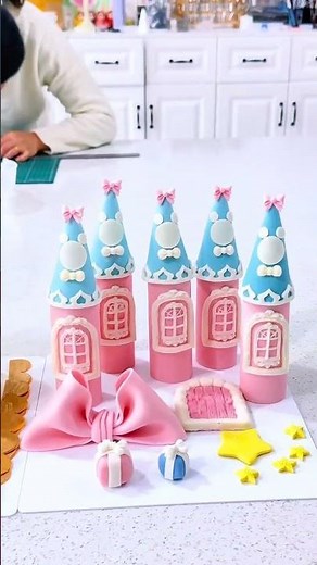 Castle cake, every little princess has a castle cake in her heart. It's a work of a beginner studen