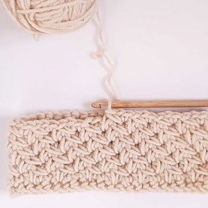 How to work the Diagonal Chevron Crochet Stitch - Photo & Video Tutorial