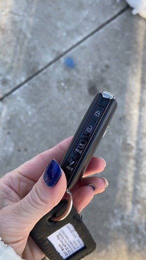 The 2021 #MazdaCX30 fob doesn’t have remote start. ☹️ You can get it on the app, tho #cardujour #carsoftiktok #mazda