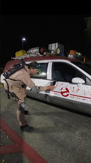 WHY IS THE GHOSTBUSTERS ECTO-1 CAR BLOODY? 👻🩸 #ghostbusters