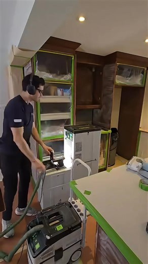 Ever wondered what’s inside @thepainterottawa’s virtually dustless sanding station? Here’s the setup: 🔹 SYS-AIR air filter 🔹 SYSlite KBL-C 🔹 CT 15 dust extractor 🔹 RTS 400 sander 🔹 Systainers for storage and transport Thanks for sharing your setup, @thepainterottawa! 👉 Find your perfect Festool system here: https://f.mtr.cool/zjnjuazstc | Festool