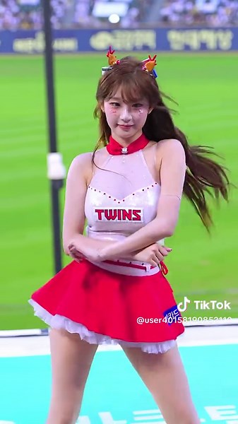 이주은 치어리더의 아름다운 퍼포먼스 – 예술의 극치!