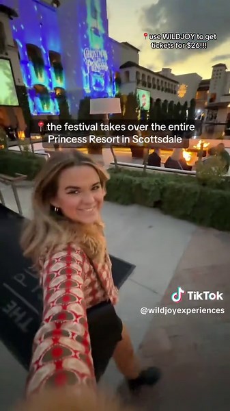 ONLY $26 😍 AZ HOLIDAY ACTIVITY #1 ➡️ Christmas at the Princess!!!! 🎡Hidden in Scottsdale, Christmas at the Princess just opened up for the season and it’s a freaking blast…from the unlimited rides to the lagoon light show to the train ride, Princess at the Christmas is a holiday festival that you need to add to your holiday bucket list in Arizona 👀 They just opened tonight & here’s what you can do inside ⬇ 🎄16 million lights across 65 acres 🎡120-foot Ferris wheel Sleigh Ride ride 🏔8-Lane S