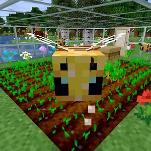 Hold onto your antennae, everyone. Don’t have them? Grab someone else’s! Buzzy Bees, the upcoming holiday update featuring our flappy fuzzballs, is inbound – and we got plenty of sweet plans leading up to its release! Flutter over to Minecraft.net to learn more! redsto.ne/buzzybees | Minecraft