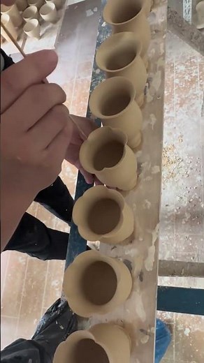 The Master Shapes Unusually Thin Pottery – The Forming Process