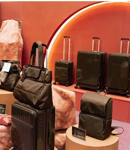 awwright ~ lets do a restock! (literally) Spend ₱3,000 this 10.10 and receive a complimentary Mini Tote Bag or Backpack Charm 🎁 *styles are limited and gifted at random #MadefortheWorld