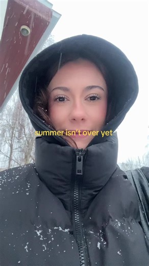 Summer Vibes with Zara Larsson: Embrace the Heat