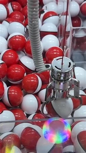 Poke Ball Claw Machine 🔴 | Carson Claws