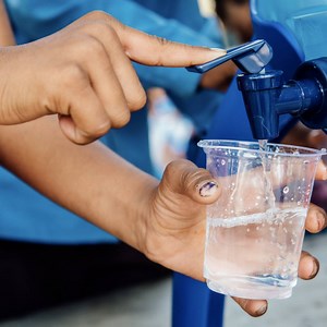30K views · 184 reactions | 10% OFF LifeStraw Community. Used in more than 64 countries. This high-volume water purifier removes bacteria, parasites and viruses. The filter lasts up to 26,000 Gallons without replacements. | LifeStraw | Facebook
