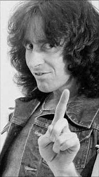 Bon Scott Explains How He Joined AC/DC
