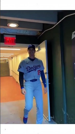 This is proof Otani is an alien! #baseball