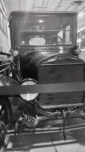 🚋 Groucho at the Trolley Museum in Washington, PA! 🚃