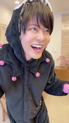 THE CARDBOARD BRIDGE IS STRONG！