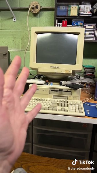 Exploring Nostalgic Retro Computers | Packard Bell PC