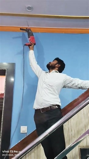 Ceiling par strip light lagane ke liye #StripLight #LEDLight #RoomMakeover #DIYLighting #HomeDecor