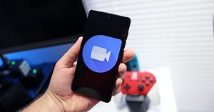 Google Duo 25.1 finally lets you move the floating window of your feed in video calls
