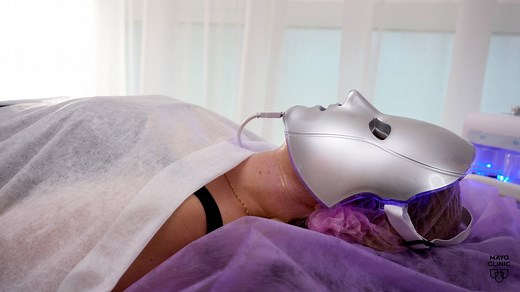 Mayo Clinic Minute: Dermatologist explains light therapy for skin - Mayo Clinic News Network