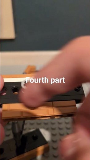 instructions on how to make the spring trap Lego box