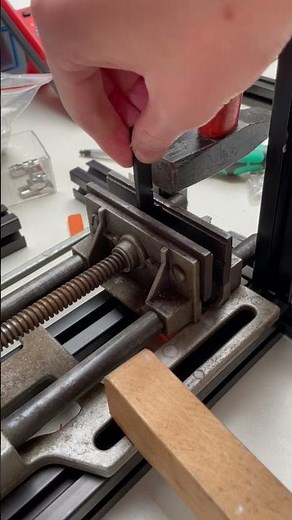 DIY IZOD impact test - #3dprinting material testing, slow-motion