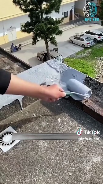 Instantly Fix Roof Cracks with Waterproof Coating