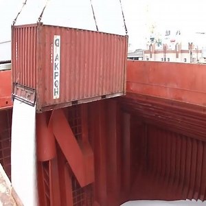 11 reactions | Unloading from containers Join: Heavy Equipment | Machinery Magazine | Facebook