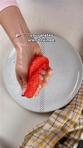 Julia Hunt on Instagram: "Don’t toss those scratched-up plates just yet! 😅 A little Bar Keeper’s Friend + a wet sponge + dish soap = dishes that look brand new. Save this post so you can pull off this magic trick before the holidays! ✨ Sponge @scrubdaddy Earrings @andotherstories Bracelet @monicavinader Ring @ouraring Shirt @sezane Plate @crateandbarrel"