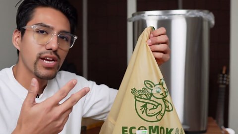 Testing out the Ecomokii compostable trash bags