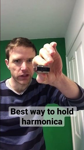 Beginner Harmonica Lesson 1: Holding the harmonica properly