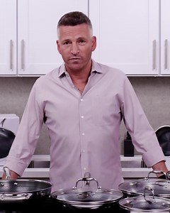 11K views · 8.5K reactions | See why HexClad is the FASTEST-SELLING cookware on the market right now! We offer patented hybrid cookware that gives you the best of both worlds between non-stick and durability. Save up to 30% OFF our 13PC set for a very limited time! Our NEW patented HexClad Technology is: Non-stick PFOA / C8 Free Oven Safe Metal Utensil Safe / Scratch Resistant Works on Induction, Gas and All Cooktops | HexClad | Facebook