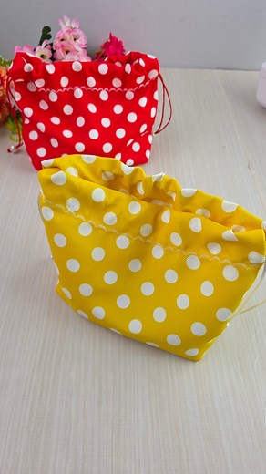 284K views · 2.4K reactions | Easy Drawstring Pouch Tutorial – Cute Polka Dot Gift Bags for Beginners#HandmadeGift #ChristmasGiftIdea #SewingProject #DIYMakeupBag #EasySewingTutorial | Craft Nest | Facebook