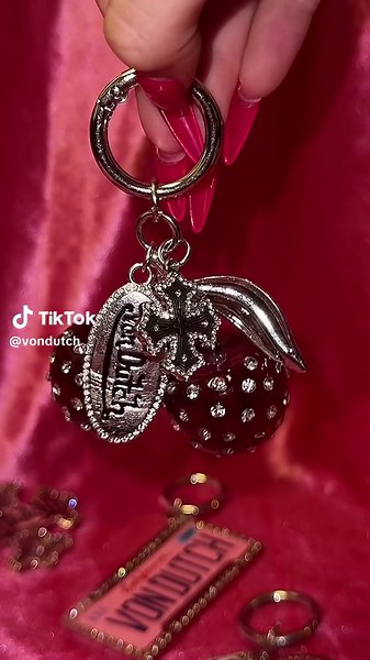 OBSESSED 💖 #vondutch | Von Dutch Bag