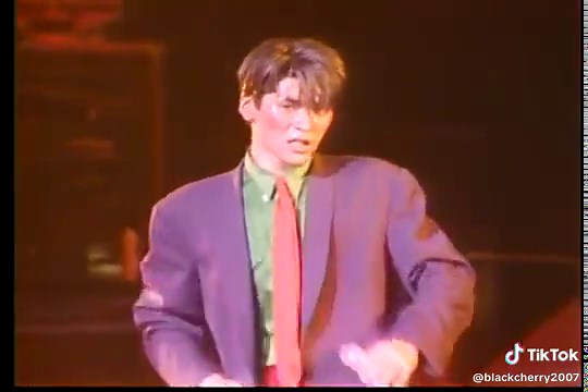 TikTokでblack cherryさんをチェック！