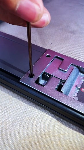 Ultra-thin frameless diamond mesh window, high-transmission mesh