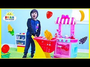Ryan Pretend Play Cooking and Grocery Shopping with Hello Kitty Kitchen Playset!