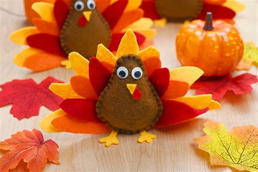 DIY Felt Turkey Pattern - Cute Thanksgiving Craft Idea