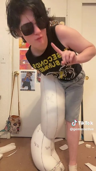 making legs for a swiss cosplay… waow… || #homestuck #homestuckcosplay #xycba #yaoi