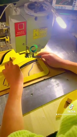 How do the automatic pattern sewing machine making handbag ?