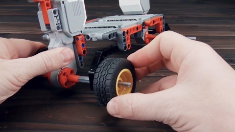 Lego Rover Challenge: Wheel Climb Ability Experiment