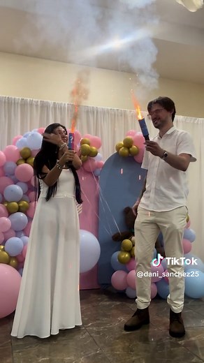 It’s a…….🩵🩷 #parati #fyp #genderreveal #revelaciondegenero #baby