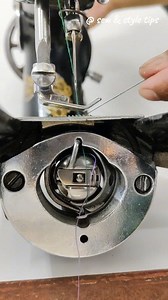 How to bring up the bobbin thread on a sewing machine ! #sewingcommunity #sewingmachine #tailor #sewingclasses #happysewing #sewingtipsandtricks | Sew & Style Tips