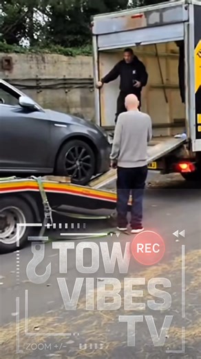 These dudes tried to load a car from a trailer onto a box truck… and it goes exactly how you think 😬😂 Sketchy ramps, bad angles, zero plan Watch the chaos unfold and learn how NOT to load a vehicle. 🚨 Tow Vibes TV – the first tow guy reposting tow fails for the culture. 🔥 Daily towing content, rookie mistakes, fails, roadside chaos, and real-tow-life moments. tow truck fail, towing gone wrong, rookie tow operator, car loading fail | Tow Vibes