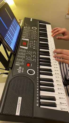 Learn Piano with 61 Keys Keyboard for Beginners