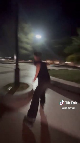 Freestyle Skateboarding Tricks: A Guide to Inlineskate