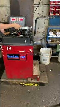 BaseLine 225 wheel balancer