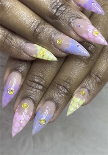 Spring Abstract Nails To Book with me: Link is in my Bio on my IG: Knails724