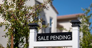 30-year mortgage interest rate rises to 7.48%, the highest level since 2000