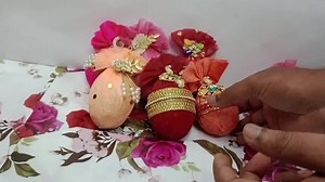 45 shares | Decorative Nariyals for Raksha Bandhan For price Check our Catalogue : https://wa.me/c/919702805805 Join group : https://chat.whatsapp.com/JWxg7RPAFkQ8v6u4npgToB Only Active Resellers are WELCOME...ping persoanlly FOLLOW us On Facebook : https://www.facebook.com/thehampergift | HAMPERGIFT | Facebook