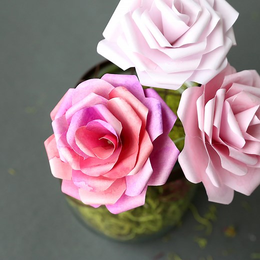 How to Make Gorgeous Paper Roses {Free Template}