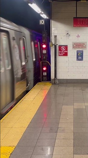 Manhattan bound R68 D & R160 R trains racing out of 36th Street
